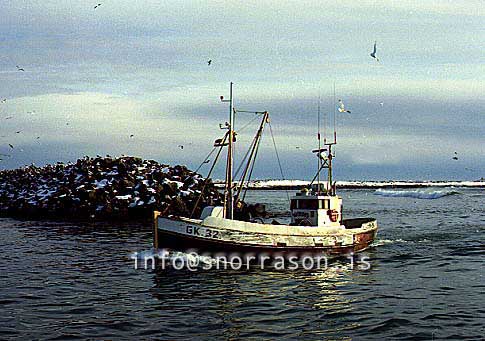 ss00724-01.jpg,